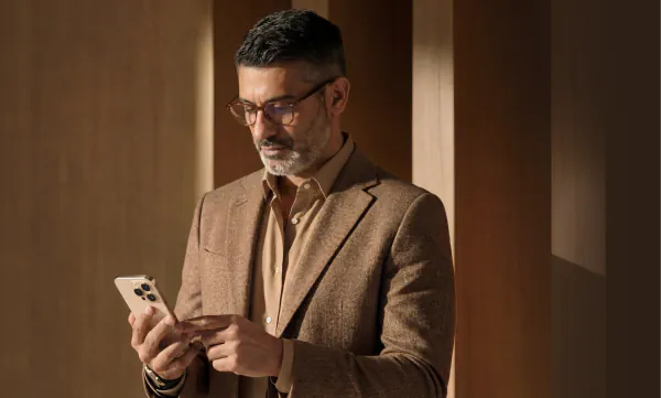 An advisor using the CUSP Wealth app